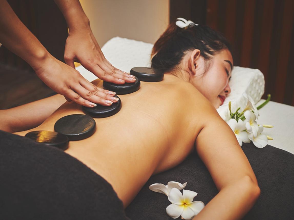 Sıcak Taş Masajı (Hot Stone Massage)